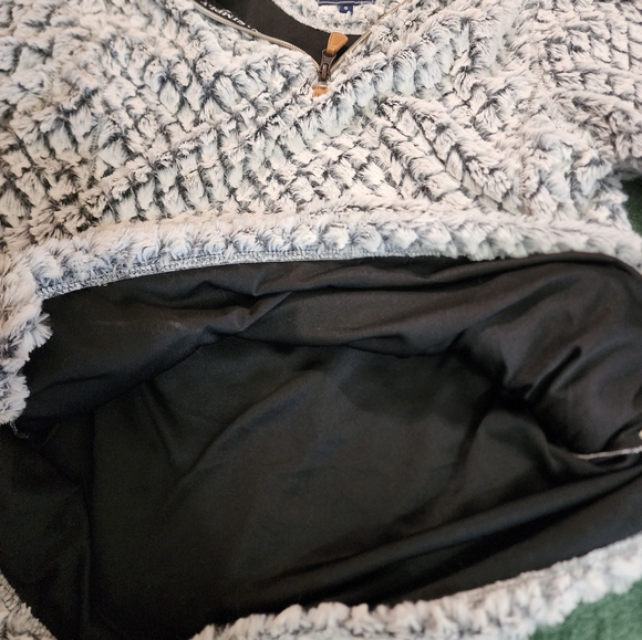 Simply Southern Textured Sherpa Faux Fur Quarter Zip Pullover Small - Picture 7 of 8